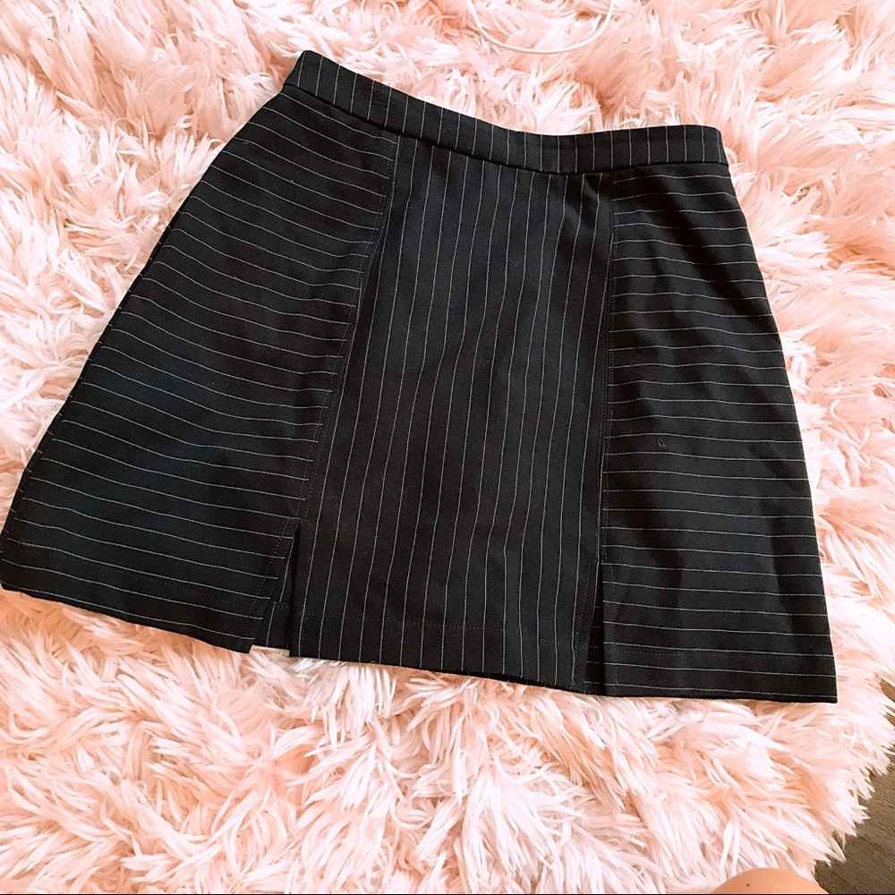 NWOT URBAN OUTFITTERS MINI SKIRT navy